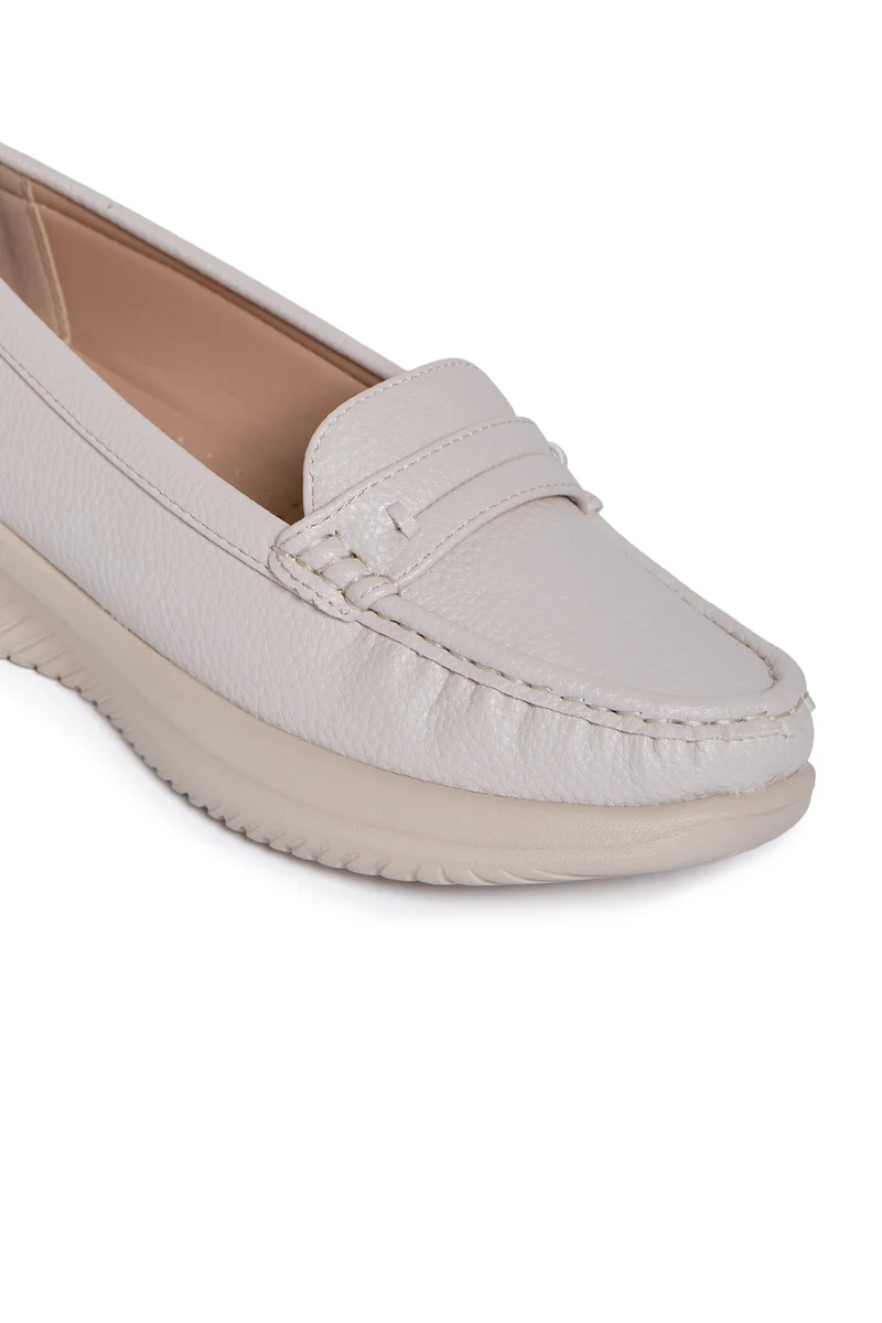 Geoomnii CREAM Geoomnii Closed Flat Shoes for Women – Comfortable Slip-On Ballet Flats for Office, Daily Wear & Casual Use for Women | Best Price UAE